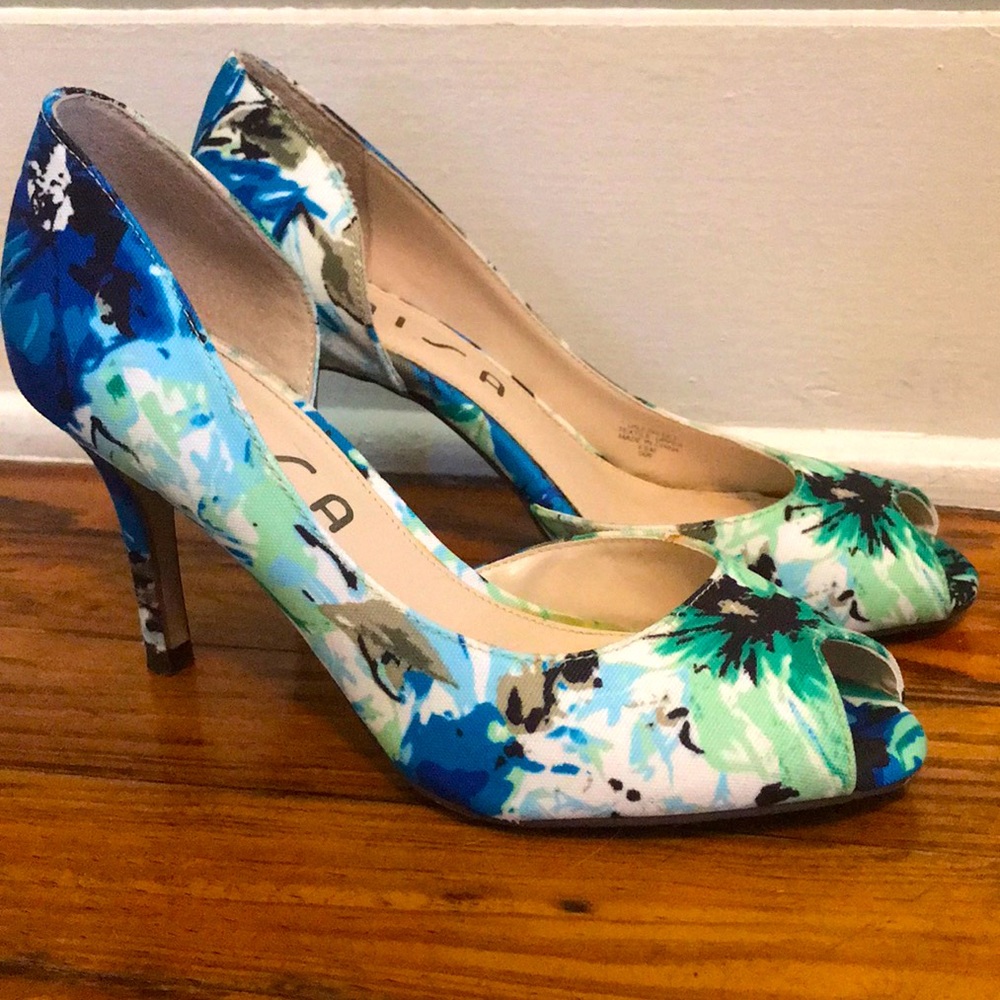 UNISA Floral Heels